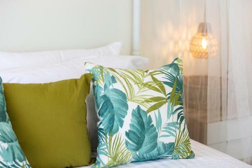 Nisos Villa, Walking Distance To The Beach & Shops!