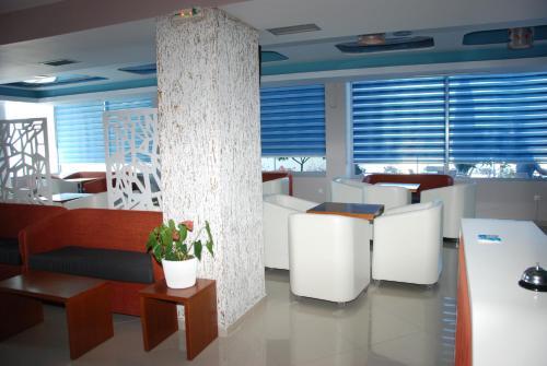 Summer Dream Hotel