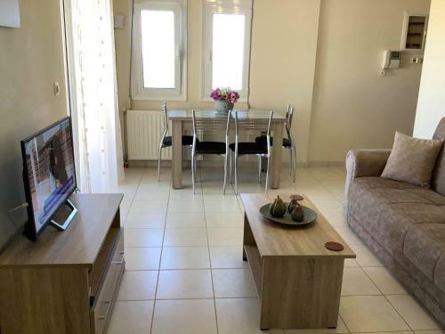 Ria's Sea View Apartment