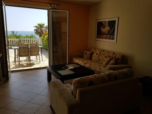 Corfu Glyfada Holiday Apartment 22