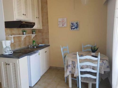 Calm Apartment In Korfu With