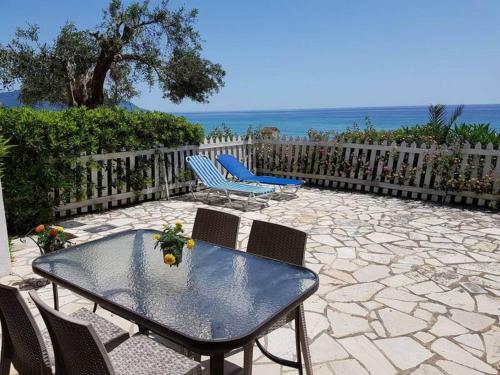 Sunny Apartment In Corfu With Terrace And Garden