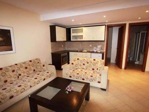 Sunny Apartment In Corfu With Terrace And Garden