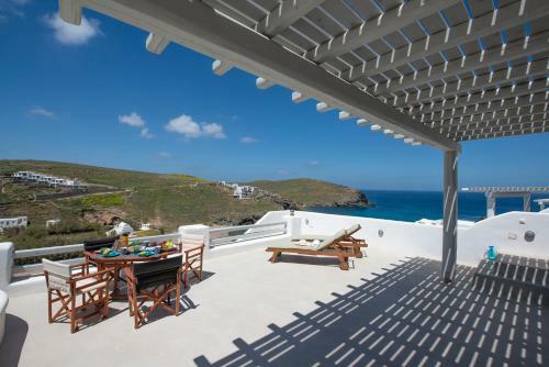 Superior Beachfront Apartment 2 With View To The Aegean Sea