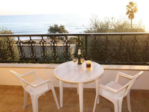 Sunny Apartment In Corfu With Balcony