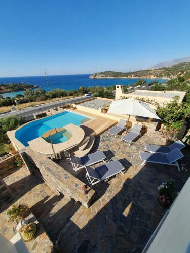 Villa Azure Sea, Istron