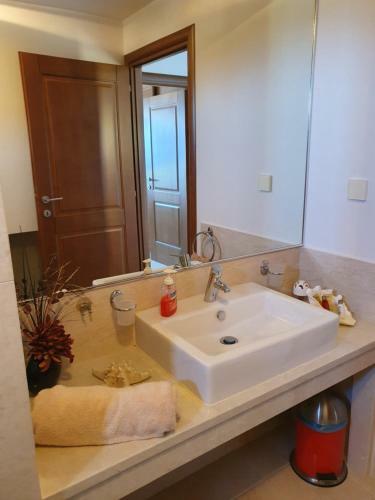 Villa Azure Sea, Istron