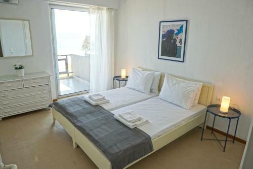 Sunny Bay, Beachfront 1-bdrm Apartment