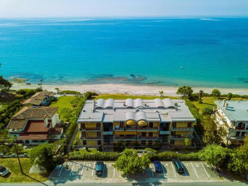 Sunny Bay, Beachfront 1-bdrm Apartment