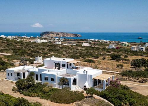 Traditional Villa 5-min Walk To The Beach
