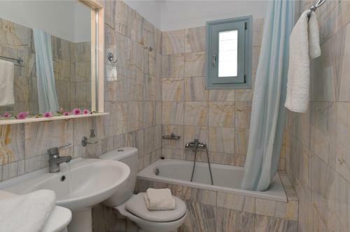 Tonia Apartments Paros