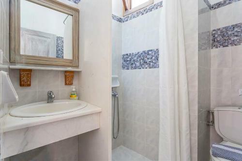 Irida Apartments
