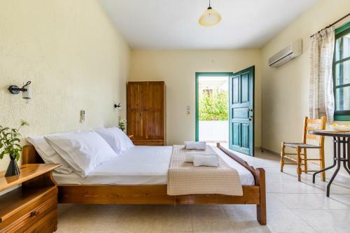 Skopelos Evergreen Apartments