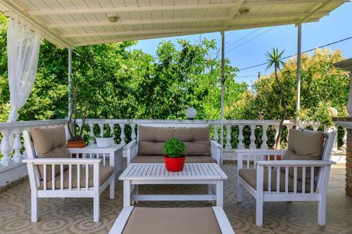 Apartamento Konstantina Yard Studio