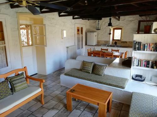 Arbeli House