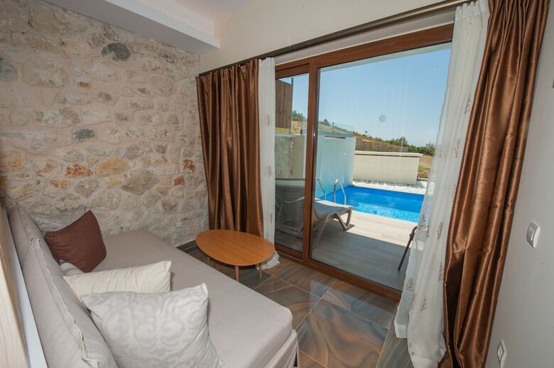 Porto Demo Hotel