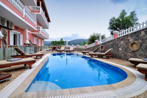 Angela Pool Apartments