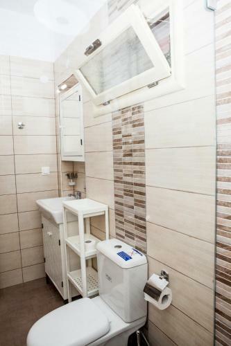 Eleana Apartments And Studios