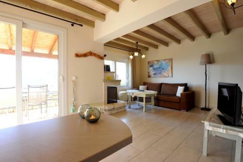 Villa Theodora View Apartments Zeys