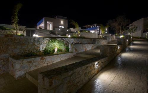 Imperium Luxury Villas-sauna, Jacuzzi & Heated Pool