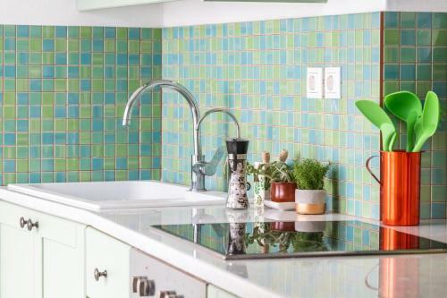 Lemon Garden House By Emerald