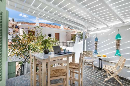 Lemon Garden House By Emerald