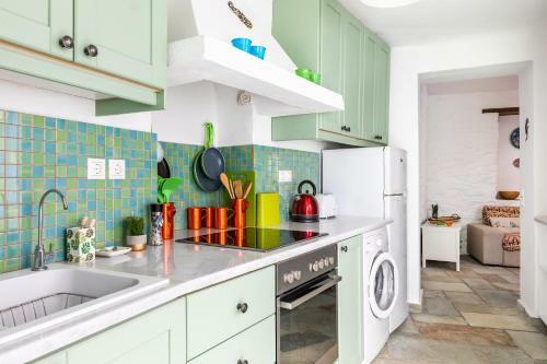 Lemon Garden House By Emerald