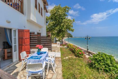 Apartamento Agios Ioannis Luxurious Beachfront Studio