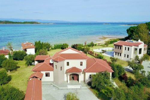 Epavli Alexandros Luxury Villa