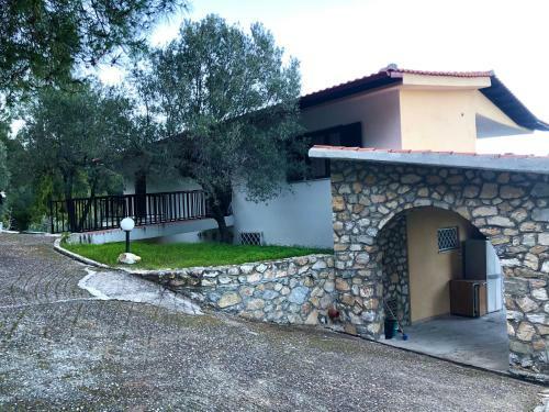Apartamento Fteroti House
