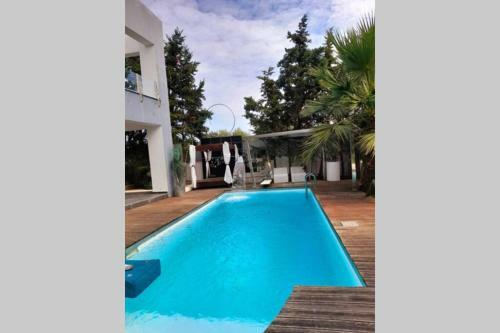 Villa Bond With Private Swimming Pool And Spa