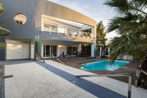 Villa Bond With Private Swimming Pool And Spa