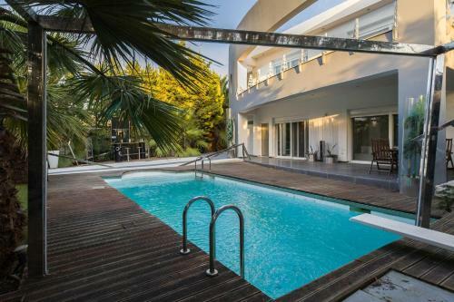 Villa Bond With Private Swimming Pool And Spa