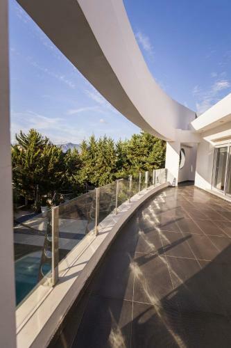Villa Bond With Private Swimming Pool And Spa