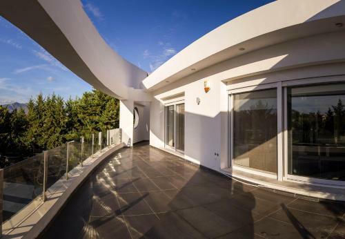 Villa Bond With Private Swimming Pool And Spa