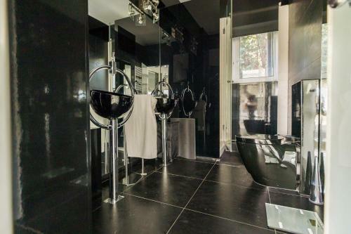 Villa Bond With Private Swimming Pool And Spa