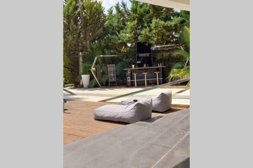 Villa Bond With Private Swimming Pool And Spa