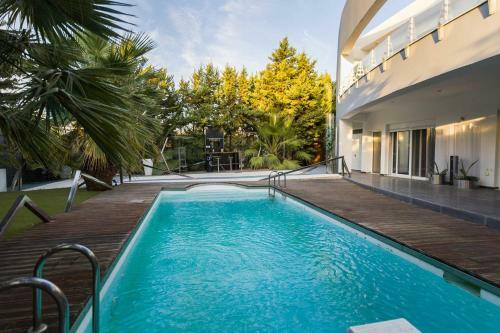 Villa Bond With Private Swimming Pool And Spa