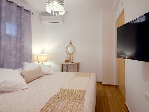 4 Bedroom Beachfront Villa With Private Pool, Skaleta