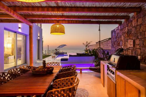 La Casa Di Mare, Luxury Beach Front Villa!