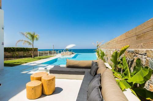 La Casa Di Mare, Luxury Beach Front Villa!