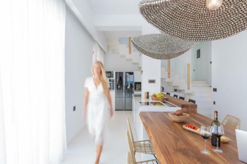 La Casa Di Mare, Luxury Beach Front Villa!