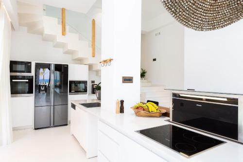 La Casa Di Mare, Luxury Beach Front Villa!