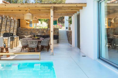 La Casa Di Mare, Luxury Beach Front Villa!