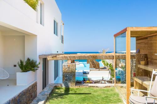 La Casa Di Mare, Luxury Beach Front Villa!