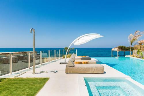 La Casa Di Mare, Luxury Beach Front Villa!