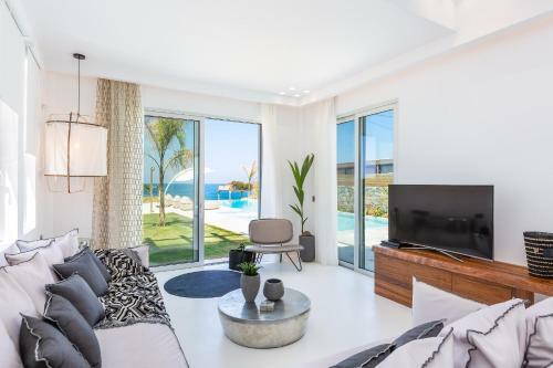 La Casa Di Mare, Luxury Beach Front Villa!