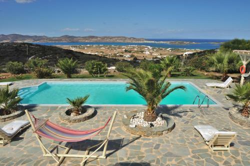Parian Holiday Villas