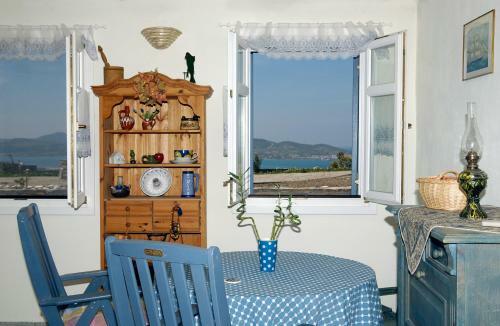 Parian Holiday Villas
