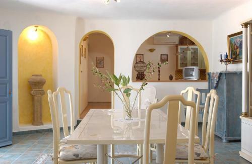 Parian Holiday Villas